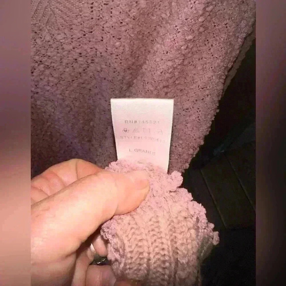 Listicle large mauve / dusty rose relaxed fit  V Neck popcorn sweater. GUC. - Picture 9 of 11